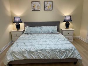 Two-bedroom Suite with King Bed-4 Minutes to The Falls
