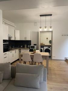 Appartements Charmant appartement avec terrasse et parking - Centre ville : photos des chambres