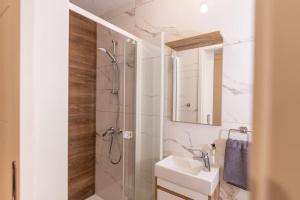 Mediterranean Luxury 2BR Penthouse with Sea Views