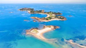 Maisons de vacances TYVAC - Maison centre Plougasnou 2 chambres- 4 voyageurs : photos des chambres