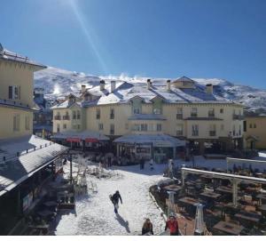Plaza de Andalucía Edificio Salvia con vistas al Veleta