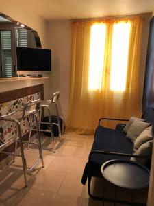 Summer Beach Studio, 4 persons, mobile AC, Old Town
