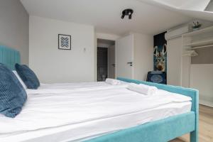 Naomi & Sophia Apartman