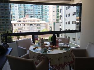 Ótimo Apartamento vista mar a 70 metros