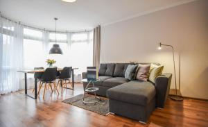 Apartamenty na Wyspie - Villa Mistral - Apartamenty z sypialnią i parkingiem