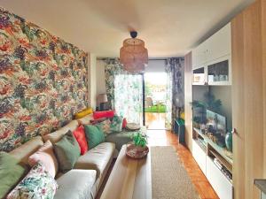 FOREST FLAT - big heated pool, terrace, tv channels