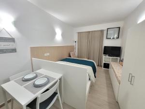 Apartma Žusterna za bazenom