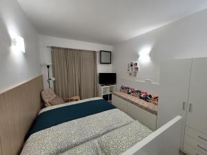 Apartma Žusterna za bazenom