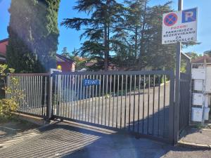 Apartma Žusterna za bazenom