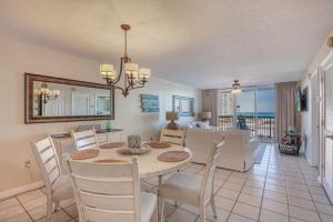 Pelican Beach 0414 by Pelican Beach Management