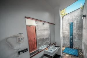 Madi Giri Guest House