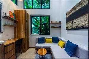 Condo VNV walking distance to the beach