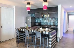 Grants Studio at Mantamar Tower