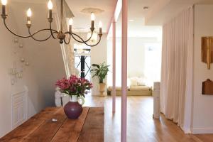 Art Filled Brooklyn Brownstone -3 br, 2.5 bath, deck, tv room, library