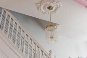 Art Filled Brooklyn Brownstone -3 br, 2.5 bath, deck, tv room, library