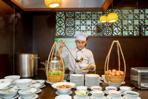 Palazzo Luxury Hotel & Bistro - Central My Khe Beach Walking Street