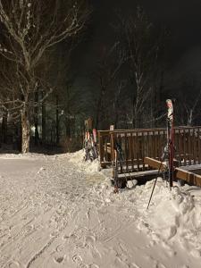 APPresSki - 5 bed Ski in Ski out - 50 Steps to Ski Sugar Mountain Slopes