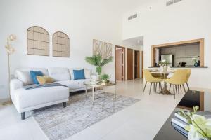 Frank Porter - Ansam Building 1 - Yas Island