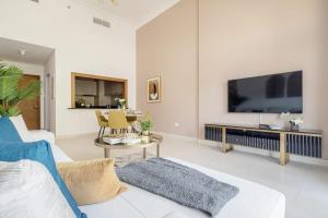 Frank Porter - Ansam Building 1 - Yas Island