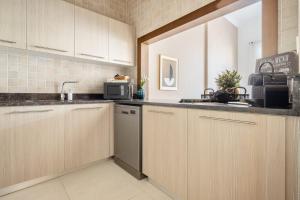 Frank Porter - Ansam Building 1 - Yas Island