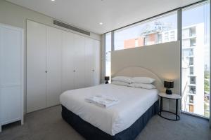 Stunning 2BR with Harbour Views in Bondi Junction