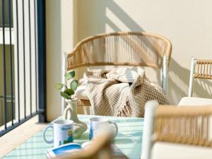 HiGuests - Dream stay in our Cozy 2BR in La Rive Community
