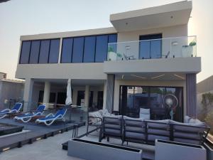 Al Qand Chalet For Families Only