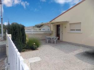 Saint Palais sur Mer - MAISON située rue des Ecoles - AU CALME