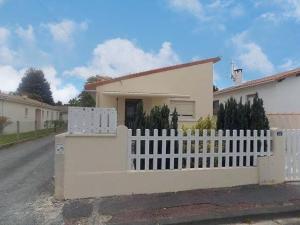 Saint Palais sur Mer - MAISON située rue des Ecoles - AU CALME