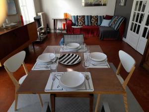 Les 7 balcons, Comédie-Corum-Gare, Parking, Spacieux Lumineux Haussmannien