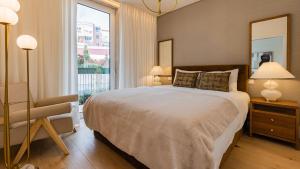 Deluxe 1 BDR Apartment with Pool by LovelyStay
