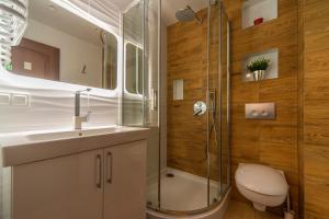 Karpacz4you "NAD ŁOMNICZKĄ" Apartament przy Deptaku 9,7 - GARAŻ - Wakacje w Górach !!!