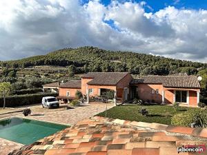 Appartement indépendant en rdc dans propriété