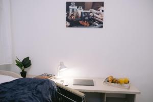 Piso compartido Delyrent, Reja