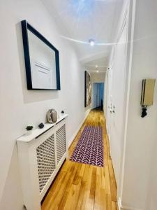 2 Bedroom flat in diplomatic enclave in Kensington