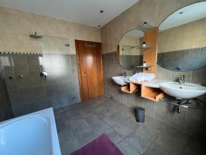 Appartements Villa avec piscine interieure : photos des chambres