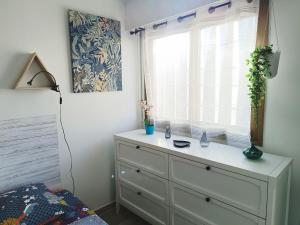 Appartements 2 pieces climatise avec balcon dans le vieil Antibes, residence avec ascenseur : photos des chambres