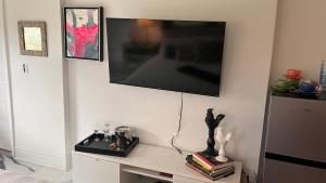 Paradise Gardens-Wilton Manors- Male only