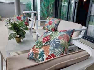 Tranquil sea breeze apartment