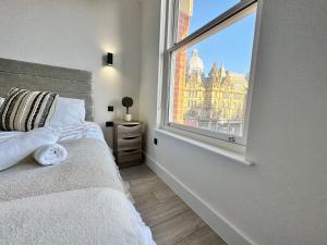 Sleek Stylish 1 Bedroom Leeds City Apartment