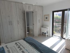 The Waves of Schulphoek