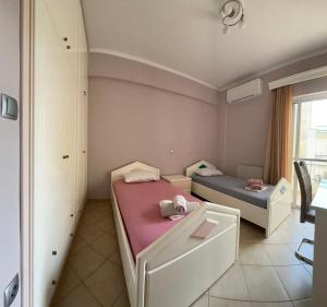 3rd-Floor Apartment Near City Center