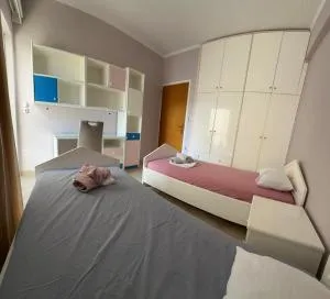 3rd-Floor Apartment Near City Center - 卡纳里奥