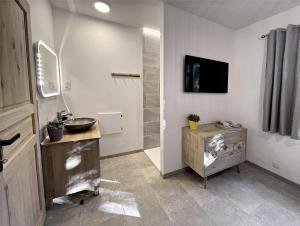 Maisons de vacances Villa Les Agrions avec piscine : photos des chambres