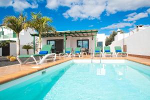 Three-Bedroom Villa room in Blancazul Brisa Marina