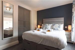 Air Maison - Family Home with Off-Road Parking