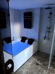 El Gallinero, Loft con sauna y jacuzzi - Housevanlive