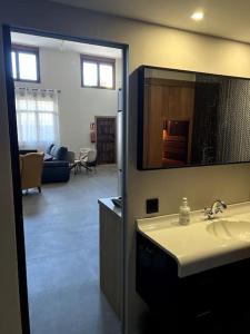 El Gallinero, Loft con sauna y jacuzzi - Housevanlive