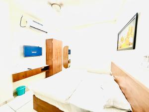 Vrindavan Hotel & Restaurant