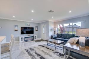 Game Room and Screened Lanai Pine Island Getaway!